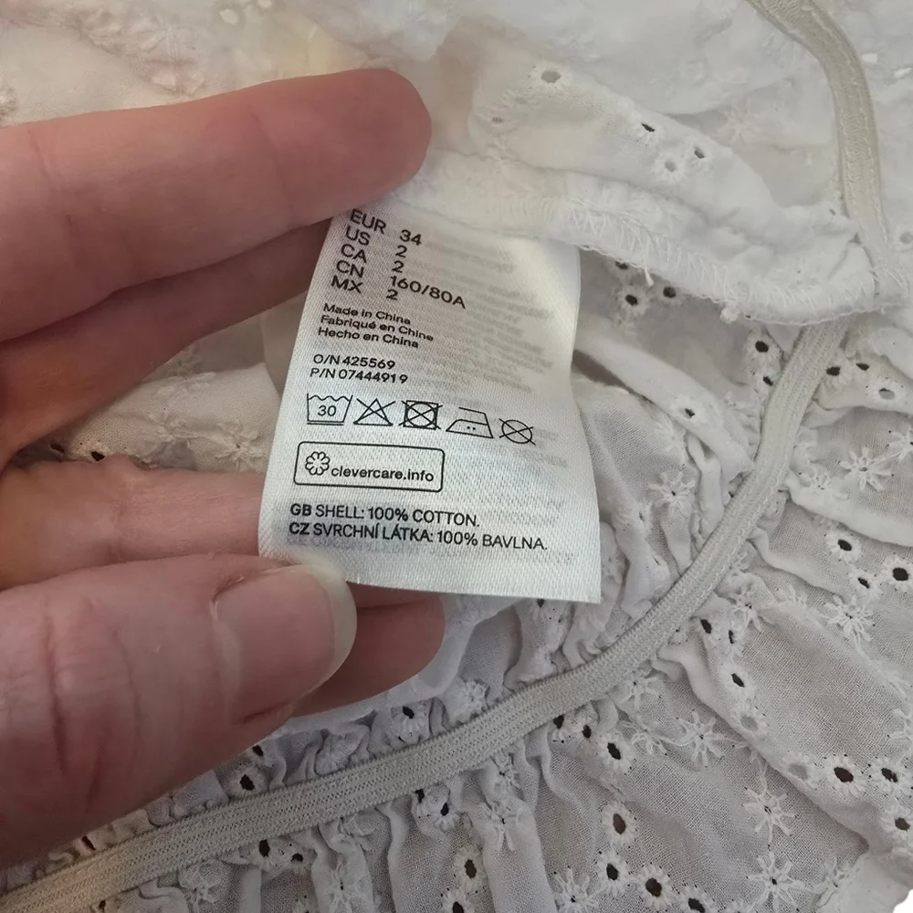 3/$15 Divided White Peasant Eyelet Crop Top Size 2